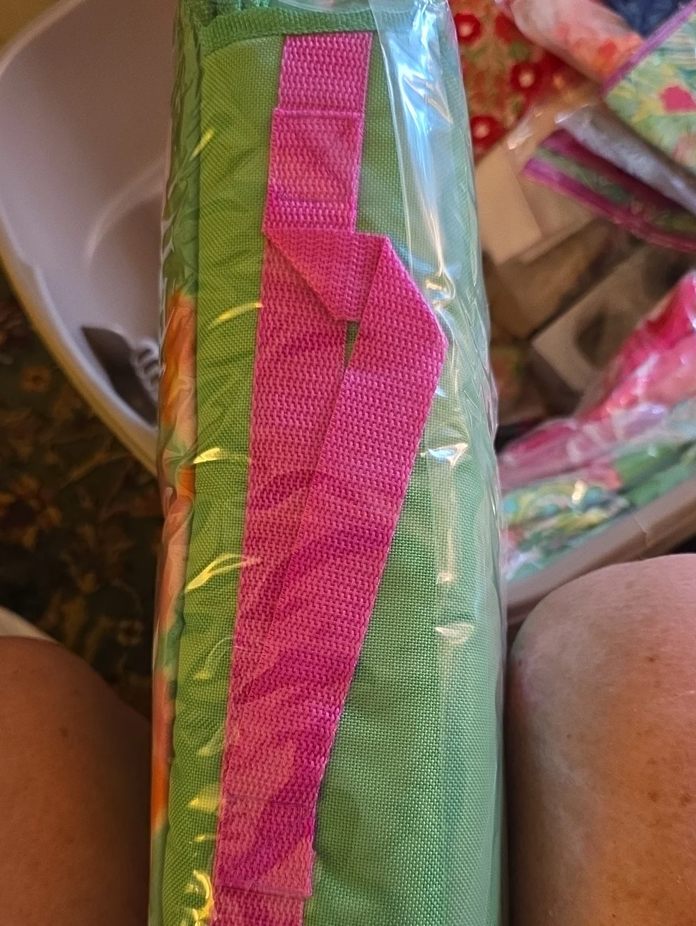 Lilly Pulitzer NWT Aqua Floral Stadium Blanket with Pink & Green Accents